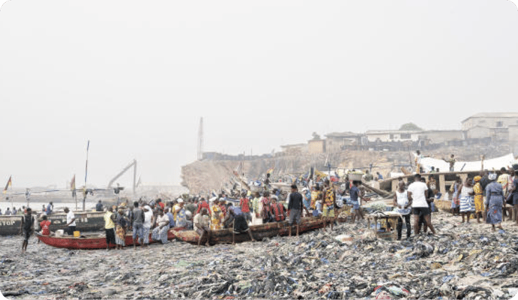 &nbsp; &nbsp; A picture of the harbor of Accra, Ghana. Every week, Ghana receives 15m pieces of garment for a population of 30m. Source: Le Monde.